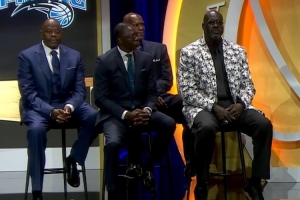 B体育官网下载APP-bsports官方平台-Bsports必一体育官网-霍华德的名人堂引荐人分别为：奥尼尔、尤因、威尔金斯、帕里什